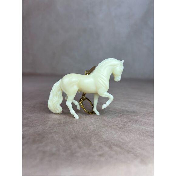 Breyer Stablemate Andalusian BreyerFest 2003 Glow In The Dark Keychain 1,500 - Picture 7 of 11